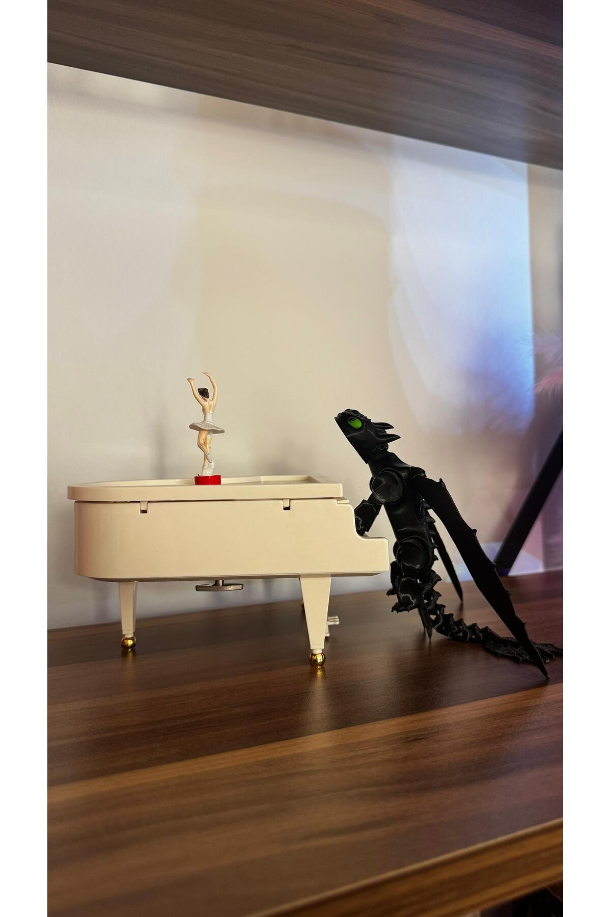 Ejderhanı Nasıl Eğitirsin – Toothless (Dişsiz) Dekoratif Figür - Siyah